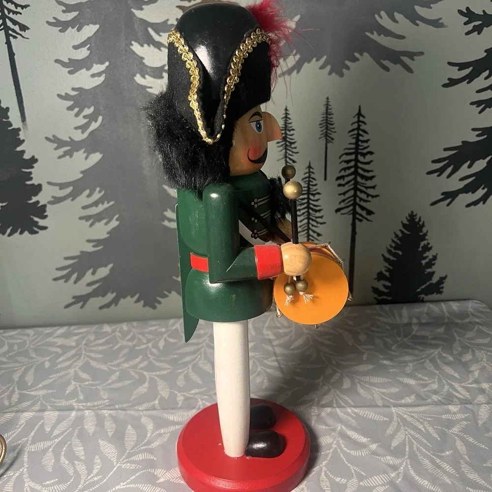 2005 NEW NUTCRACKER CHRISTMAS FIGURINE Musician w/Drum Limited Edition sz-14.5" - Picture 5 of 8